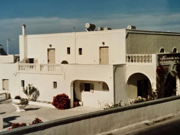 Pension Atlas in earlier years, with courtyard flowers